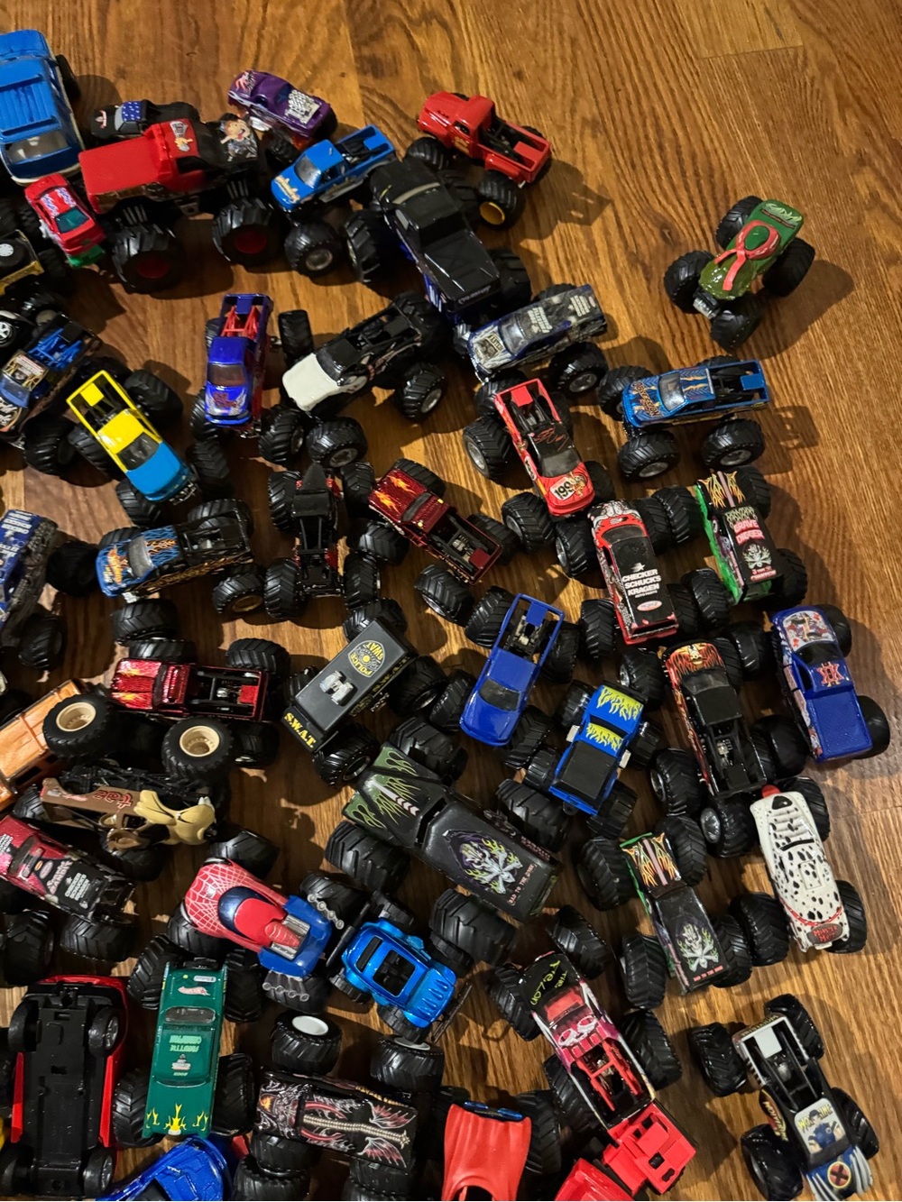 5 Random Monster Truck Mystery Bundle Mixed Toy Cars Monster Jam Style Lot 1 - Picture 6 of 9